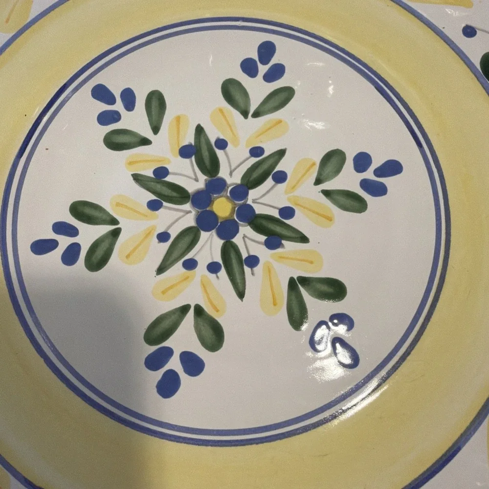 SET‎ OF FOUR SOLIMAR PIER 1 POTTERY DINNER PLATES BLUE AND YELLOW Gw994